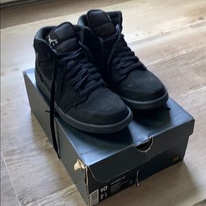 Air Jordan 1 Mid Black